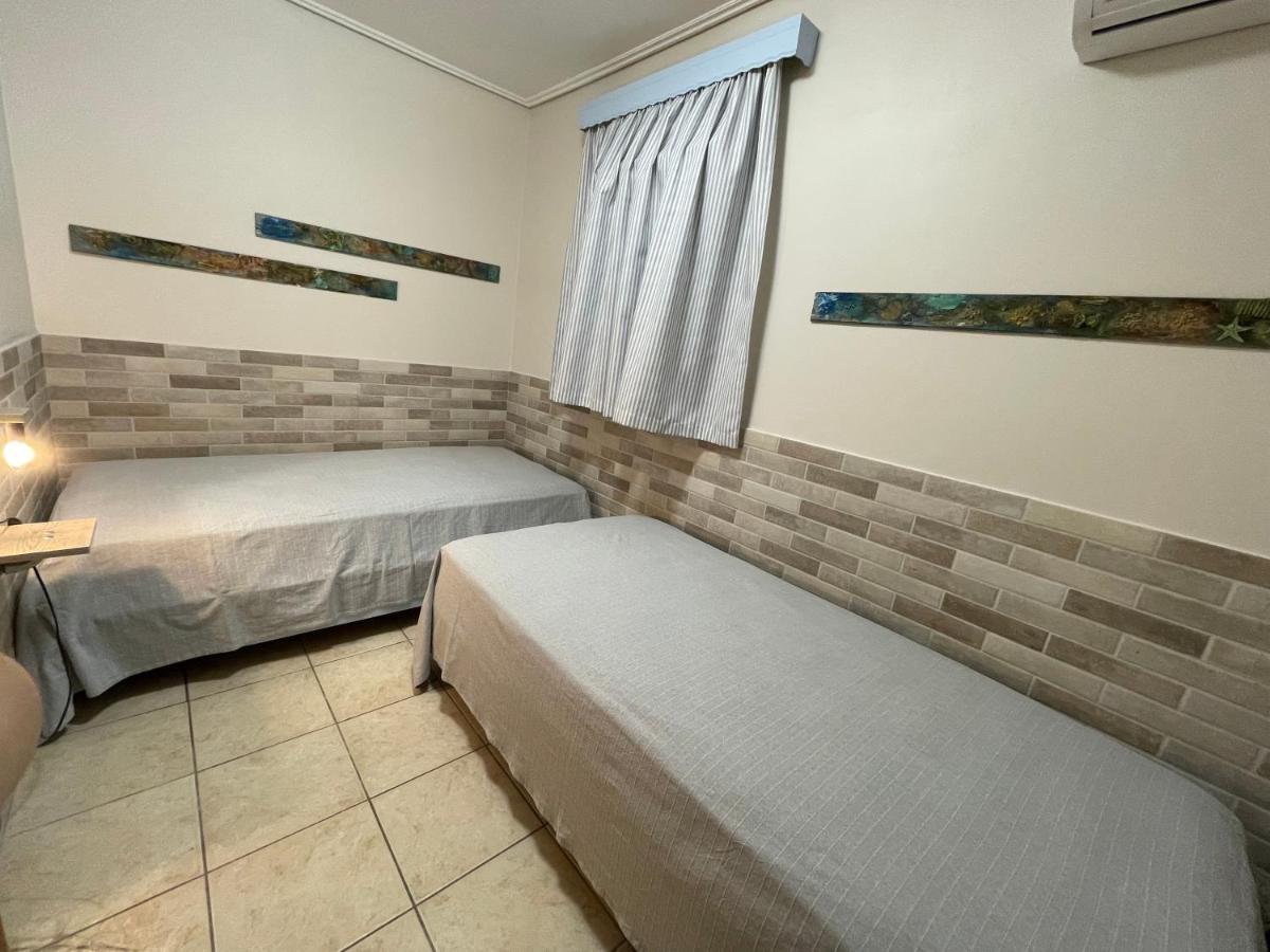 Center Comfy Spetses Town